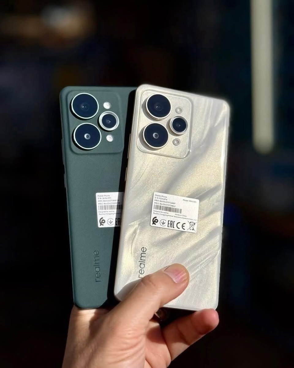 متوفر الان #شـركه_الـكنز
‏✨ Realme 15 Pro 5G…
السعر 🔥🔥
 قوة تعتمد عليها بكل لحظة ✨
إذا تبحث عن موبايل يجمع بطارية تعيش، تصوير واضح، وأداء سريع بدون تنازلات — هذا الجهاز مصمم حتى يواكبك طول اليوم بثقة 💪📱

المواصفات:
📸 كاميرات 50MP أمامية وخلفية
صور دقيقة، ألوان طبيعية، وأداء ممتاز بالليل والنهار
🔋 بطارية 7000mAh + شحن سريع 80W
استخدام طويل بدون انقطاع، وشحن سريع يرجعك خلال دقائق
⚙️ معالج Snapdragon 7 Gen 4
سلاسة عالية، استقرار بالألعاب، وأداء قوي بكل الاستخدامات
📺 شاشة AMOLED بحجم 6.8 إنش – 144Hz
تجربة مشاهدة فخمة، سلاسة واضحة، وألوان مبهرة
💾 ذاكرة 12GB RAM + 512GB ROM
مساحة كبيرة وتشغيل سريع بدون أي بطء

......................................................
‎📍  قضاء النصر 
الفرع الاول  السوق المسقوف 
‎مجاور سيد ضرغام ابو الخطوط
‎مقابل مطعم الساده
‎
الفـرع الـثانـي / قـرب فـلـكه الـعلماء 📍
دوام الشـركه : يومياً من الساعه 8 صباحاً الــى 
الــساعه 10 لــيلاً

للتواصل:  واتساب. ***********
***********

خدمه توصيل 🚚 مجاني داخل النصر💚
