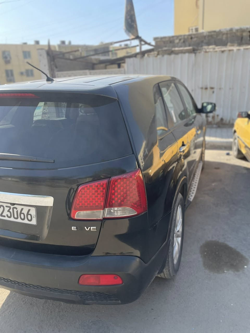 السلام عليكم سورنتو 2012 موصفات معروفه بيها حادث صفحه عكس السايق بدون تكم بدون شواصي ضربه خفيفه حادث بل عراق وارد خليجي مكينه 2400 كير مكينه كفاله تبريد 3 قطع شغال 7 راكب رقم أربيل بسمي تحويل مباشر سياره جاهزه وحلوه السعر 108 العنون بغداد الطالبيه ***********
