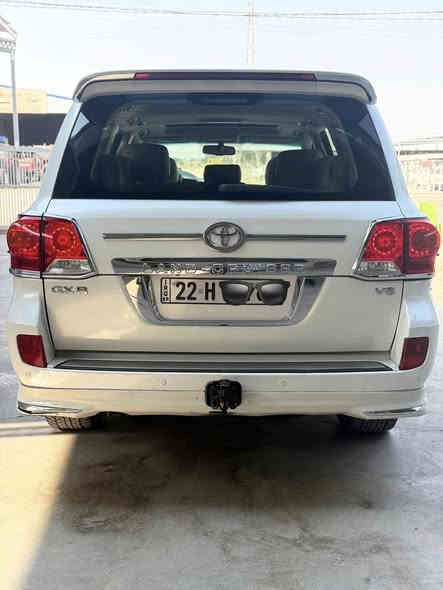 الحسن لتجاره السيارات 
العنوانً واسط الزبيديه 

تيوتا لاندكروزر 2014رقم اربيل
فتحه سقف 
مري شفط 
ثلاجه - بصمه تشغيل 
فول تحكمات 
وبعد بيها مواصفات اهواي 
ماشيه 138الف  

السعر المطلوب 435 مجال بسيط كلش 

***********
