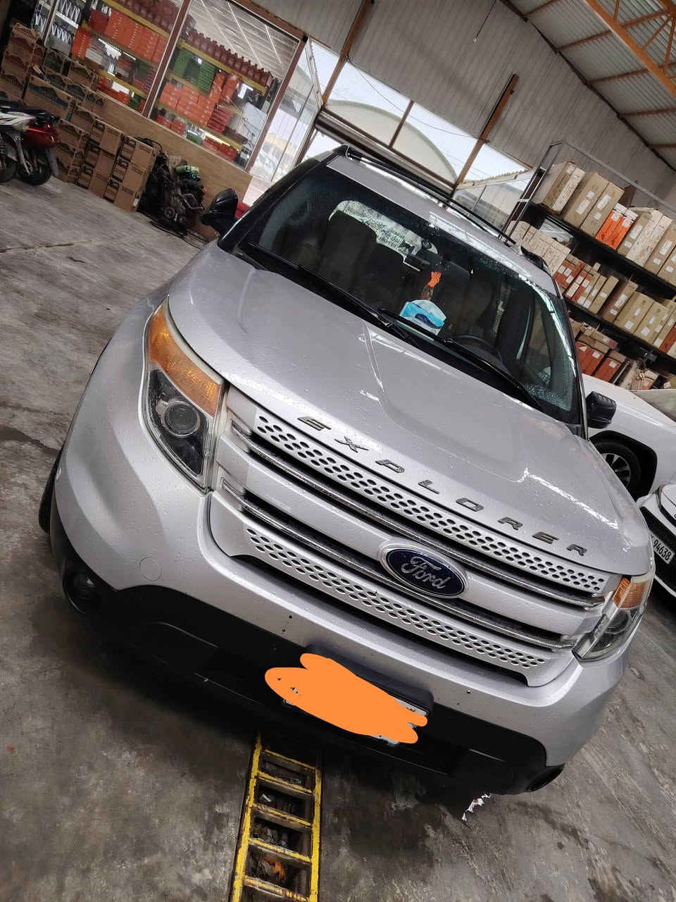 للبيع.. للبيع

فورد اكسبلورر. 2012 
7 راكب
اللون سلفر
السيارة نظيفة جدًا  فقط 3 قطع تبديل وكالة نفس اللون... شرط بدون صبغ
مكينة 6 سلندر 3500 شرط
كير شرط
ماشية 100 ألف كم قابل للزيادة
ويل كب كروم حجم  20
تخم تايرات جديدة
بطارية جديدة
تدفئة وتبريد مركزي ثلاث قطع
تحكم تبريد خلفي
تحكم ستيرن
مثبت سرعة
مدخل AUX
مدخل USB
إضاءة زينون
حساسات خلفية
كشن قلاب
نظام صوت 12 سماعة
السيارة جاهزة وما بيها أي نقص
رقم بغداد باسمي مميز جديد سنوية لحد 2028
مكان السيارة الديوانية
للتواصل: ***********
🔴 السعر: 132
