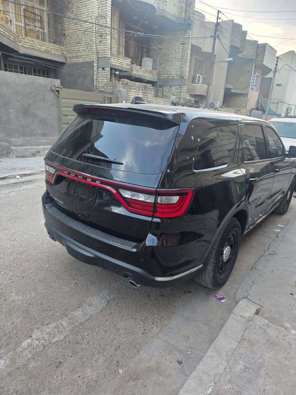 السلام عليكم مرخصت الادمن المحترم دوج دورنكو 24 هيمي اصل بوليس مصلح وكامل بدون رقم مبدل بيه جاملغ وبنيد والجاملغ اليسره صار بيه تعديل مبدل بيه شاصي يمنه مال كصه 
السعر 170 وبيه مجال للطيبين 
السياره
شاشه 
توقف ذاتي حساسات خلفي 
مري هيتر ورادار
كير الف 10 نمر
نظام ايكو
تبريد 4 قطع 
7 راكب 
بصمه 
نظام ABS
محرك 8v
حساسات خلفيه 
كامره 
السياره اتوقع ارخص دورنكو بلعراق بلعافيه علئ ياخذه 
***********
