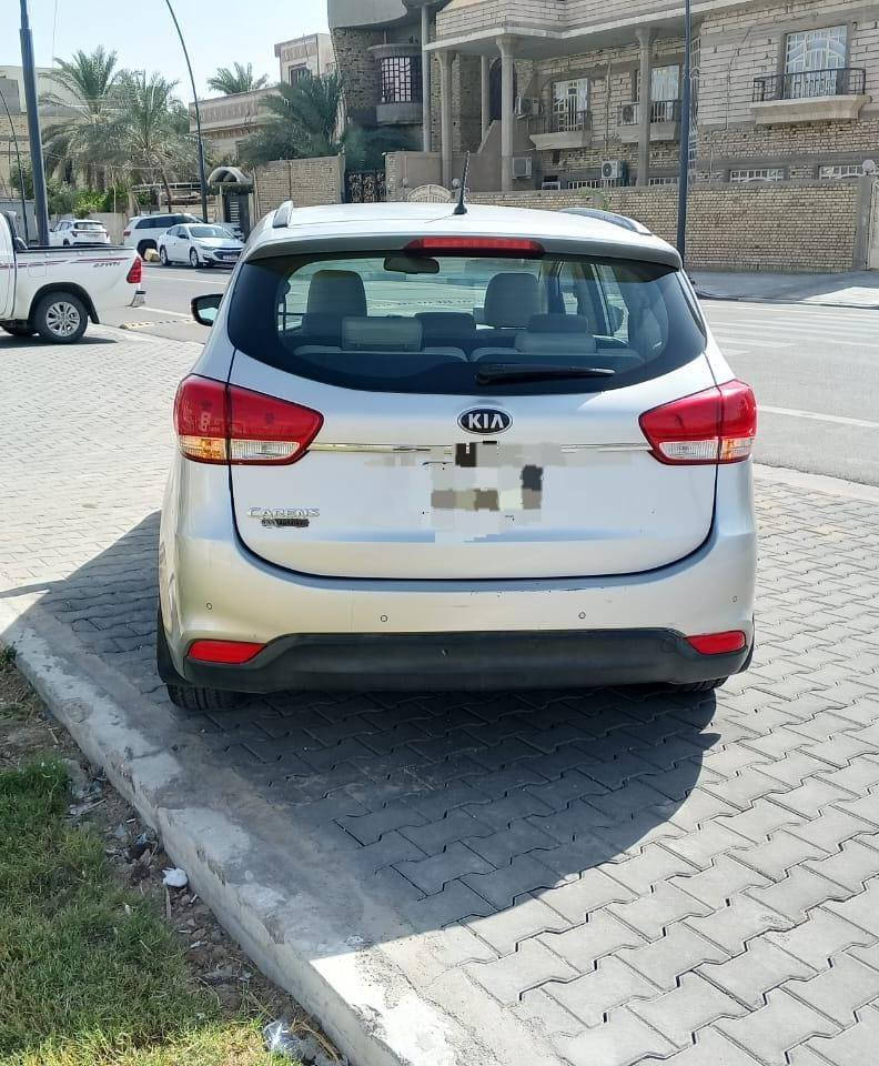 السلام عليكم
وين اليدور كارتون 
السيارة حاوية بدون كص 
متوم متوم طبق الاصل 

وين ميعجبك دك حاسبة 

كيا كارينز موديل 2015 
جنوط سبور 

ايرباك فرامل abs 

نظام eoo 
اوكر نيكل 

ليد نهاري 
سينسور بارك 
سخانات كراسي 
طارة مالتي 

مثبت السرعة 

راكب 7  ،

فاميه خلفي مثبت على الرخصة 
تكييف أمامي وخلفي 
مرايات ضم كهرباء 

أشارات مرايات 

فابريكا بالكامل 

السعر 87 وبيها مجال قليل 

العلوان البصرة

الاستفسار ‏‪***********‬‏
