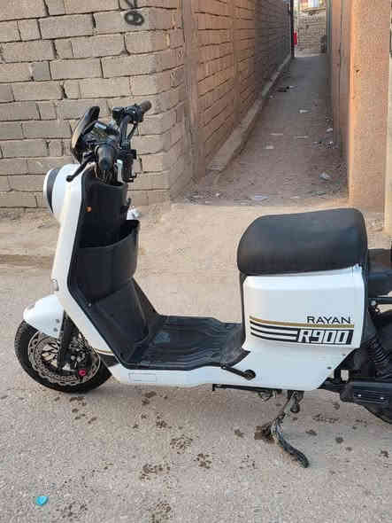 السلام عليكم
دراجه شحن شركه الريان R900 الدراجه جديده كما في الصور بطاريات جدد بالكامل توه بدلتهن و الدراجه قبل فتره من اشتريتها الدراجه تمشي 60 ك/م
والسعر 625 وبيها مجال بسيط 
للاستفسار الاتصال على الارقام التالية:
***********
***********
المكان قضاء المدينه ام الشويج
