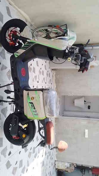 السلام عليكم باسكيل شحن ار 11 للبيع 6 بطاريات جديد استخدام يومين تشغيل عن بعد و كارت و بصم  البسكيل جديد فول مواصفات تفحص اتشتري السعر 850 بي مجال الشري يتصل رقم واتساب ***********
