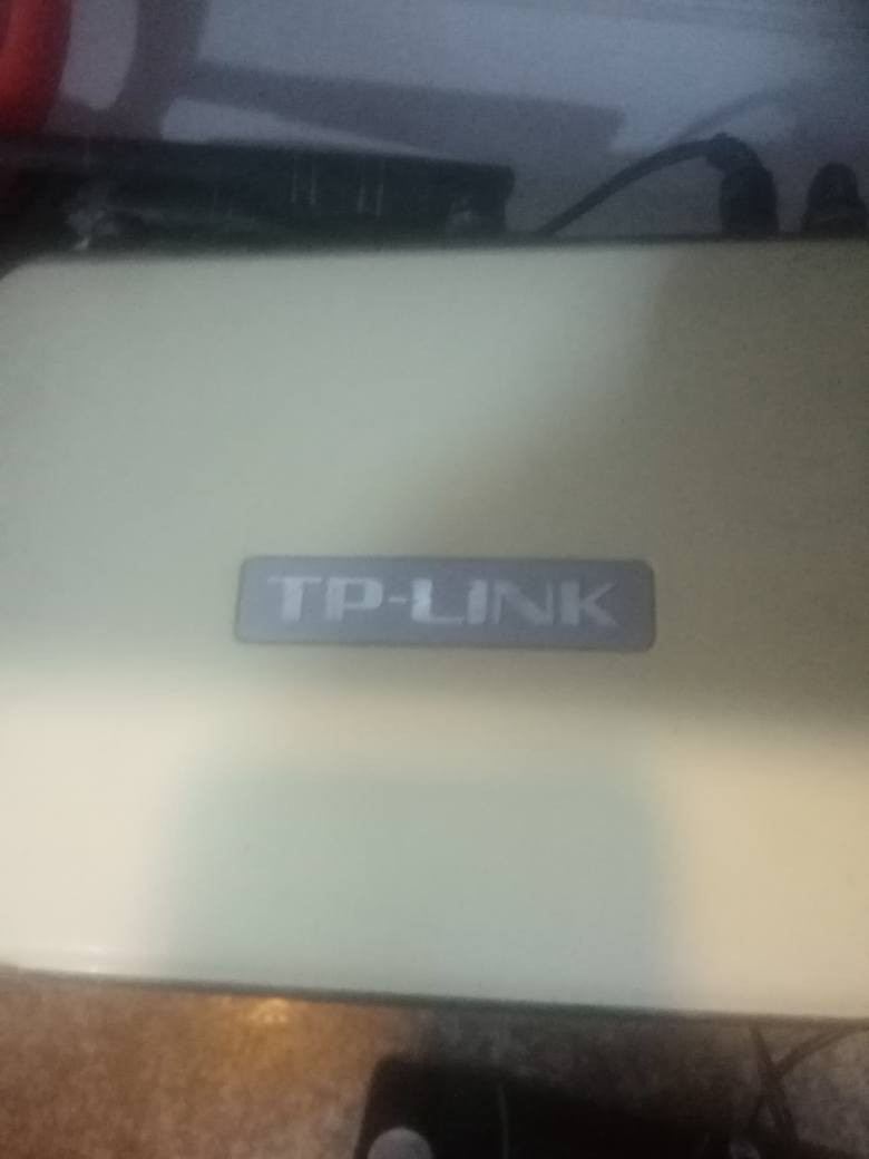 راوتر وجلكانات عدد ٥
وبردات شامو قديفه لون جوزي لبنص تجي تول كل قطعه مترين وارتفاع ٣ أمتار
قيم واخذ للاستفسار الاتصال على الرقم *********** مكان كربلاء واتساب موجود
