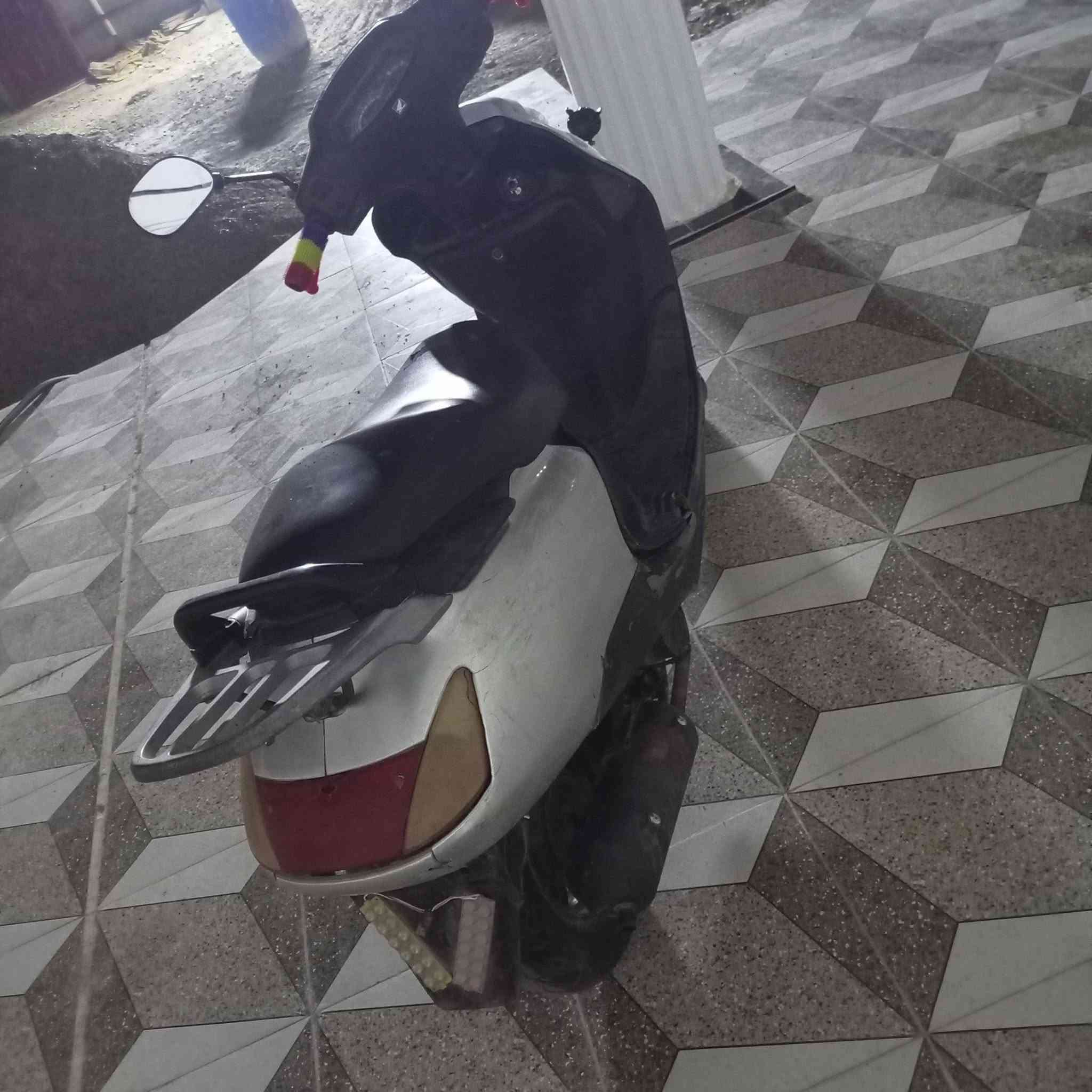للبيع دراجه سبيسي عايزهه تجفيت بس وكهربائيات كلهه شغاله تخم تاير سلف هندر كله شغال رايدهه 200


**إذا كنت صاحب هذا الإعلان وتريد حذفه لأي سبب، رجاءا أرسل رسالة إلى الدعم الفني**