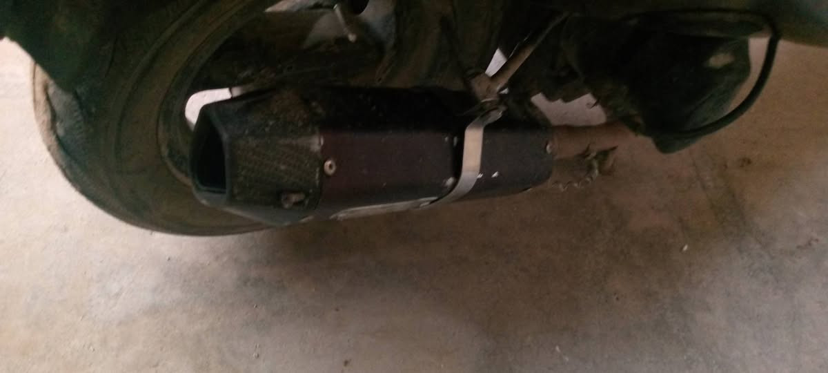 سلام عليكم دراجه فراشه نضيف  المكينه خير من الله  صالنصه رياضي الدراجه نضيفه مدرايه بل دهن والبانزين شرط محسن الدراجه مال جناي السعر 450 بيه مجال حك الجيه التواصل *********** واتساب او رقم  المكان بابل شارع 80 نجف
