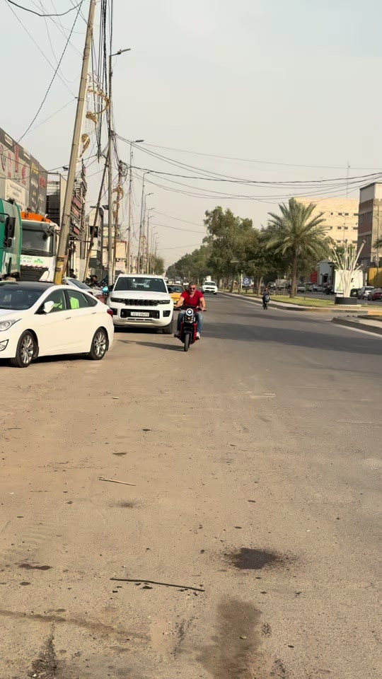 � شركة الجوهرة البحرية أدارت أحمد عبود 🔹 🔥 وصل حديثاً — دراجة كهربائية نوع (أباجي) جبلي 🔥 قوة ✖️ ضخامة ✖️ أداء عالي � المواصفات: • ⚡ ملف قوي: 2500 واط • 🔋 عدد البطاريات: 6 بطاريات • 🔋 سعة البطارية الواحدة: 39 أمبير • 🔌 الفولتية: 72 فولت • 🛞 حجم التاير: 12 إنج (عريض – ثبات عالي) • 🚀 السرعة القصوى: 80 كم/س • 🛣️ المسافة: تمشي لحد 80 كم بالشحنة الواحدة ✔️ مناسبة للطرق الوعرة ✔️ تحمّل عالي وأداء قوي ✔️ تصميم جبلي ضخم وملفت 📲 للطلب والاستفسار: واتساب: *********** 📍 العنوان الكامل موجود بالبايو ⸻ #دراجات_كهربائية #دراجات_العراق #دراجة_كهربائية #دراجات_جبلي #سيكل_كهربائي
