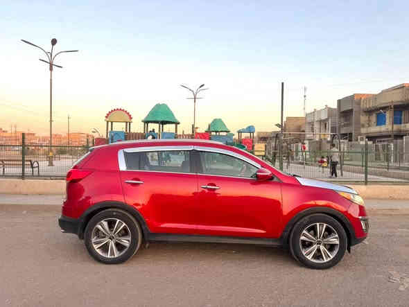 سلام عليكم كيا سبورتج 2014 فول مواصفات 1/1 لمتدد لاخير الوان مميز 
وارد أمريكي حادث جاملغ باب بدون دواخل الغود شواصي حوض تكم مكفولات بالعراق كفاله عامة شرط الفحص 
المحرك مكفول على وضع شركة لا تنقيص ولا تبخير محرك ما مفتوح
 سنويه لل2029
صدر امامي و الخلفي جديد حداديه فوللل
تخم تاير جديد + تبريد شغال ثلج و دافئة 
بانورما طكتين 
بصمة تشغيل + أبواب + صندوق 
شاير بلمري + ترحيب 
فول تحكمات استرين 
نظام قياده ذاتي
كشنات جلد + دافئه + تحكمات 
مانع انزلاق +  نظام ايكو 
فورويل 
باقي بيه مواصفات هواي العنوان بغداد السعر ( 130 مناسب بية مجال الشراي 
رقم هاتف ***********
