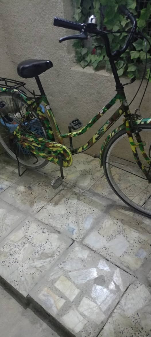 ***********
90 حق الجيه 80 مكاننا بغداد بالمدينه تقاطع مال قياره حجم 26 ب 150 اخذته ماخذه بس كم ب 80 قفل
