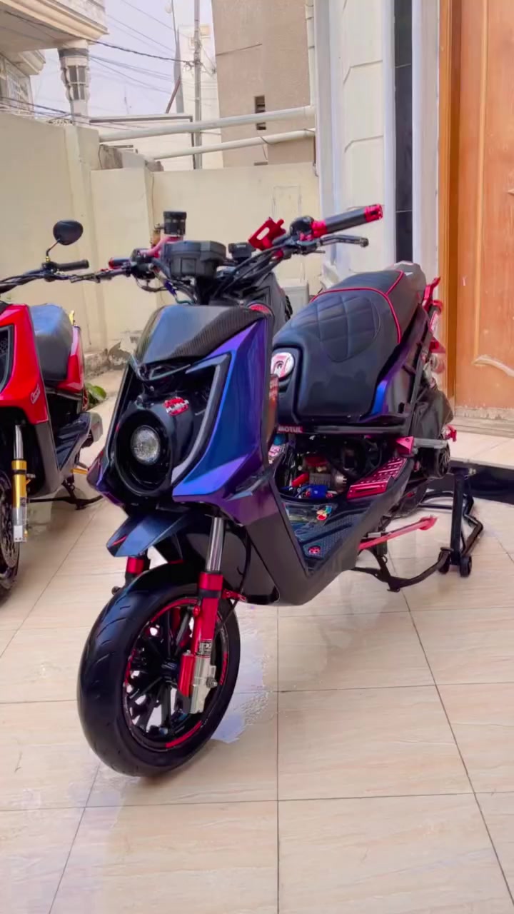 سلام عليكم 
الزركه مو للبيع 
الحمره للبيع ومزوده كله وعقله رياضي وتزويد كله واضح الباقي.  
والسوده هم للبيع سمارت وبوشه ٦٣ وعقل رياضي وجويتر رياضي  الدراجات قويه ومعروفات وكلشي واضح بيهن ميحتاج اسولف بعد الشراي يجي خاص 
مكاني حله مركز 
متوجد فيس وهذا رقمي ***********
