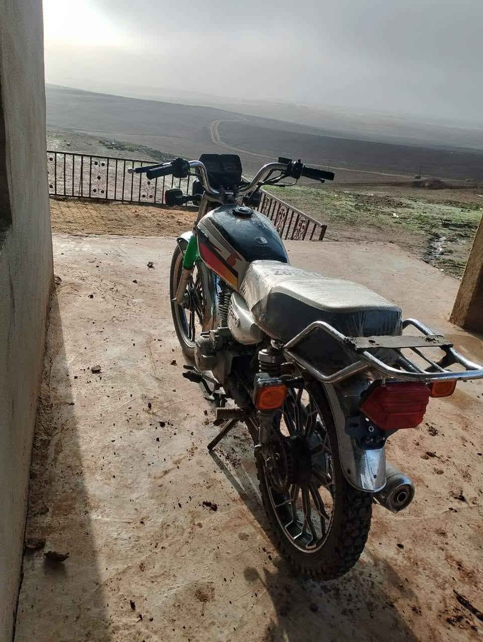 السلام عليكم ماطور للبيع سيفان نضافه كدام لعين  موديل 20وايرمنيه كلها تشتغل تواير  جدد سعر 300بي مجال  للطيبين  للستفسار تصال علا رقم  ***********مكاني بل كسك  مستعجل  عل بيع
