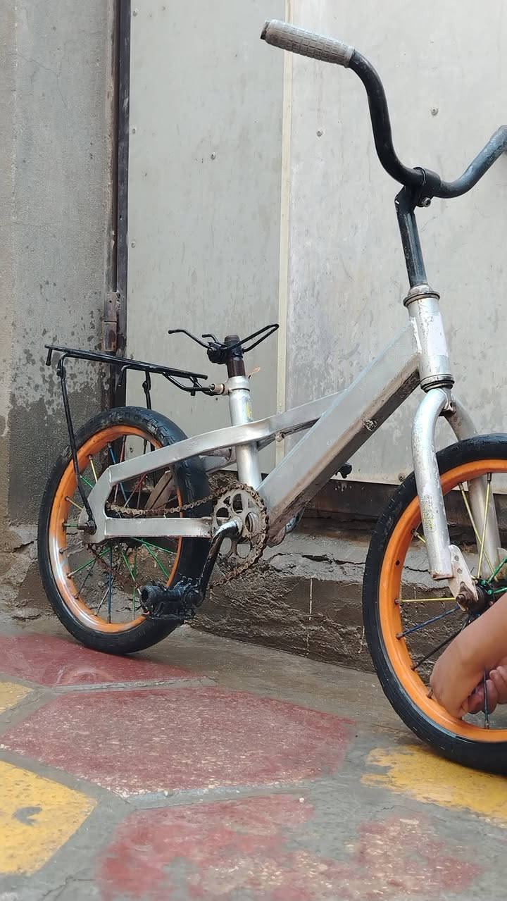 سلام عليكم بسكل لبيع حجم 15
سعر 15 بيه محال فقط سرج مابيه تاير جوبلس


**إذا كنت صاحب هذا الإعلان وتريد حذفه لأي سبب، رجاءا أرسل رسالة إلى الدعم الفني**