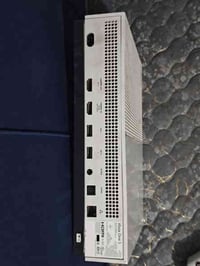 اكس بوكس وان اس للبيع كامل ملحقات مع جوستك 2 وبداخلة 14 لعبة عوزة بس ا...