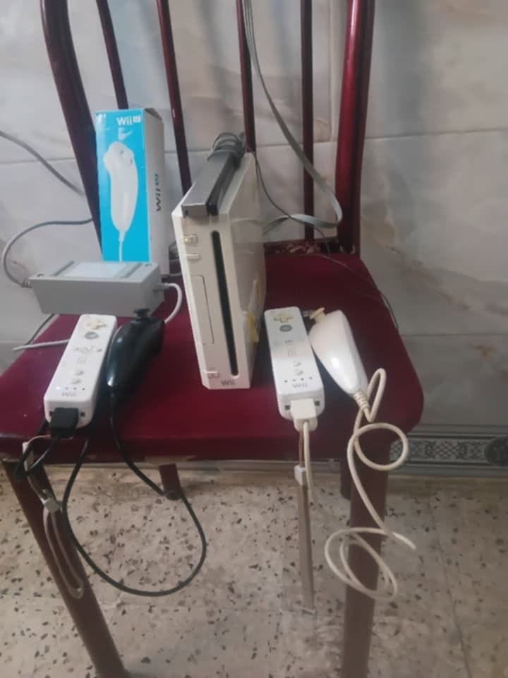سلام خوتي كاينة wii مكان شلف بيع ولا نبدل بلاي 2


**إذا كنت صاحب هذا الإعلان وتريد حذفه لأي سبب، رجاءا أرسل رسالة إلى الدعم الفني**