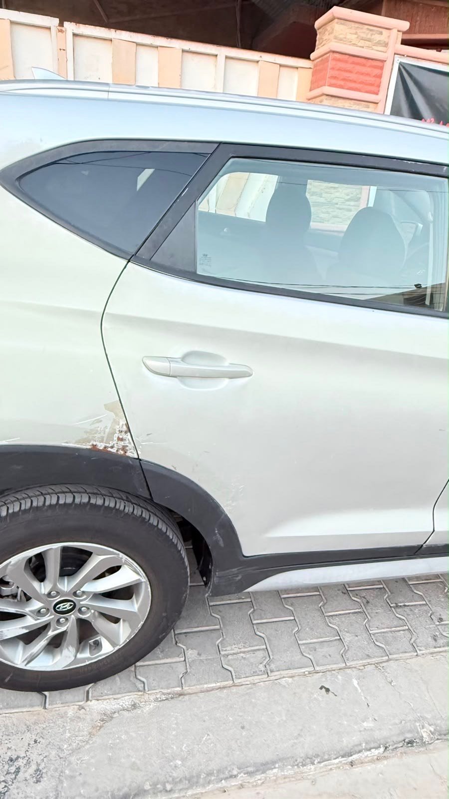 هونداي توسان 2018 وارد امريكي 
ماشيه 172,586 ميل 

الموصفات :- 
موديل 2018 
دفع رباعي 
محرك 2000 GDI 
مانع انزلاق 
كشنات تدفئة 
انظمة  قياده اعتيادي ايكو سبورت 
لايات زينون 
كاميرا خلفيه 
مثبت سعرة 
ابل كاربلاي
تحكم ستيرن
مثبت سرعه 
نظام التحكم بالجر
 السعر 135 ورقه 
للتواصل ***********