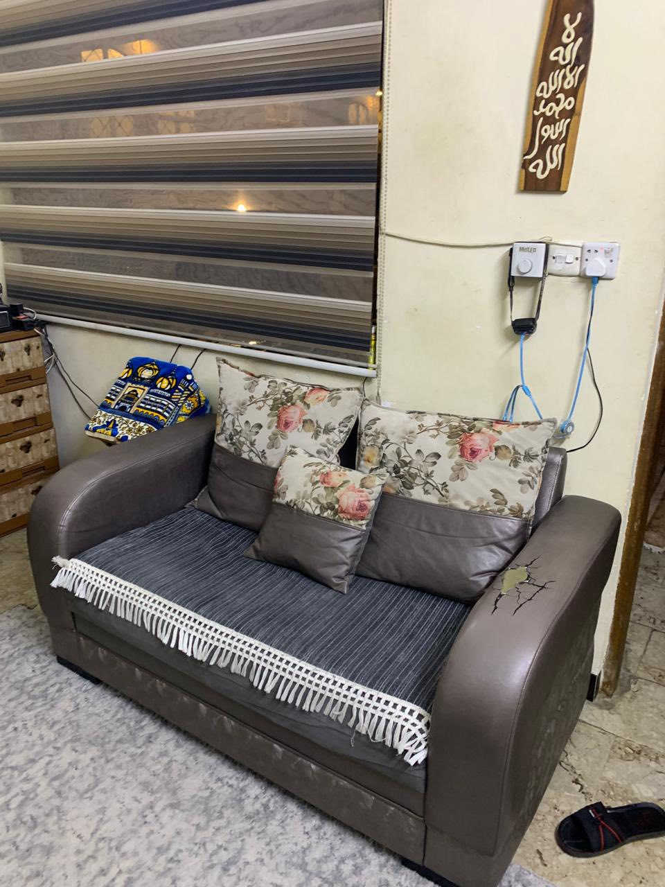 للبيع تخم مستعمل صنع في اربيل موديل تركي 10 مقاعد مكاني بغداد البنوك السعر 300 للاستفسار اتصل ***********
