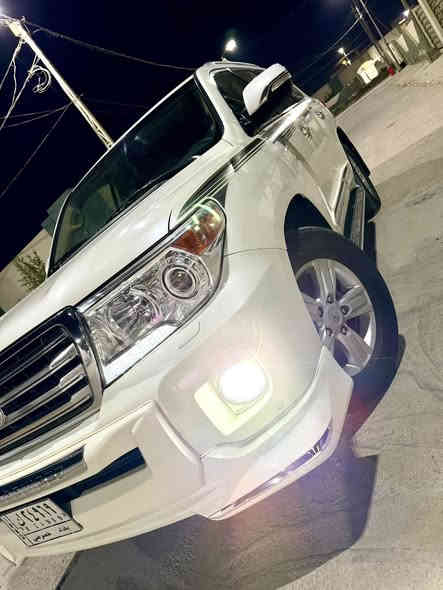 سلام عليكم لاندكروز مديل2014 فول مواصفات سياره جديده بمعنه الكلمه ستخدام شخصي مال جناي مكينه وكير وحداديه مكفولات فول مواصفات 1ع1 
الباب الخافي مرخه براغيه بدون تبديل بدون فتح فقط مرخه سعرها 380وشراي يخابرني وخادم ***********
