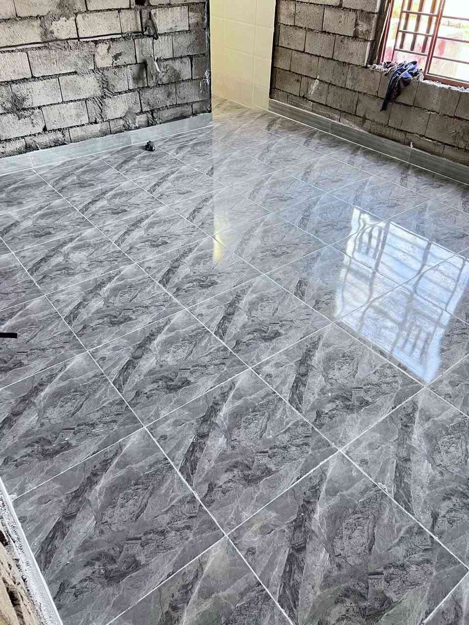 السلام عليكم خلفه سيراميك نعمل كافة البورسلين ***********
