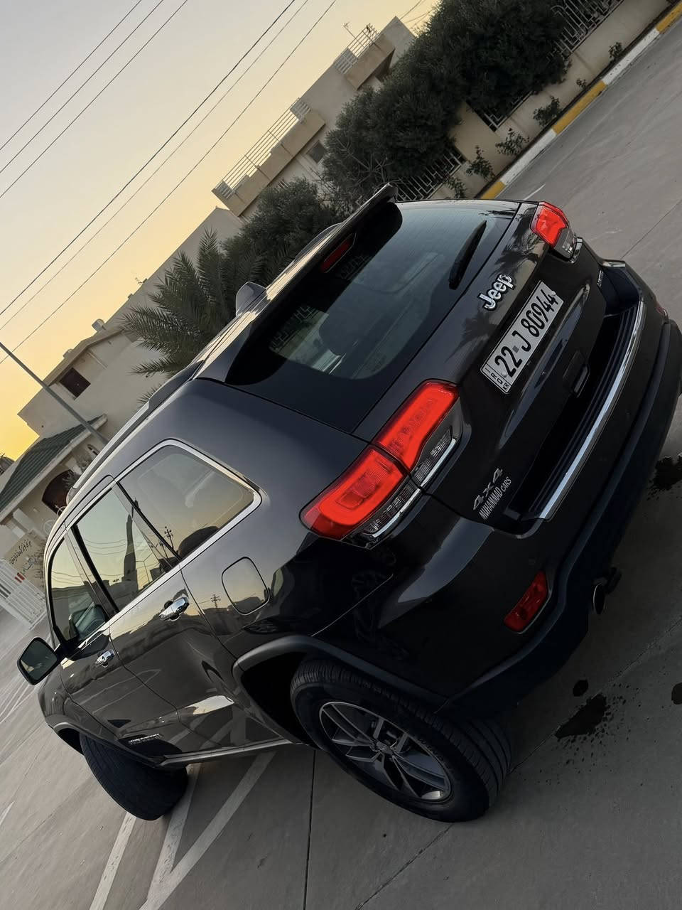 السلام عليكم (Jeep Cherokee) لمتدد
خليجي شركة هارلم الموديل (2018

المواصفات: فول اعلى فئه بالمتدد ماعدا الشاشات الخلفيه 

1: بانورما 

2: كشنات جلد +كهرباء + تدفئى تبريد 

3: دركة تدفئى 

4: تثبيت سرعة + سياقة ذاتيه 

5: عاكس روئيه ليلية 

6: 4x4 فور ويل 

7:: 5 انضمه قيادة 

8: بجم السياره مغلف بحماية ppf 

وبيها باقي مواصفات معروفه بعد 

الممشى 70 الف كيلو متر 

السياره بيها فقط بارد بالجاملغ الامامي شبر + كارت باب السائق غير هذا مكفوله كفاله عامه 

للاستفسار / *********** واتساب + خط متواجد
