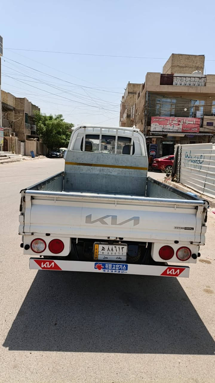 السلام عليكم
كيه مسكر مديل 2017 
مكفوله كفاله عامه 
رقم بغداد 
محرك جديد بيها 
تخم تاير كوري اصلي 
تبريد ثلج 
سياره جديده مابيها نقص برغي 
143$ وبيها مجال بسيط 
مكاني بغداد الشعب 

***********
