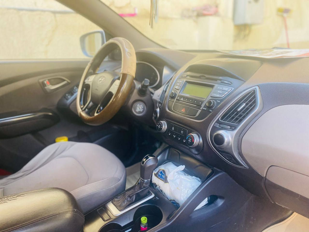 سلام عليكم توسان خليجي للبيع موديل 2016الكاصد ام الحاكيه مكفوله من الصبغ والتبديل ماشيه 140مكينه كير حداديه جديده بيهه ملاحضات واضحات بصور والسونار موجود بلمنشور السعر 153وبيهه مجال للشراي مكانهه كربلاء الحسينيه تواصل على الرقم خاص ماموجود ***********
