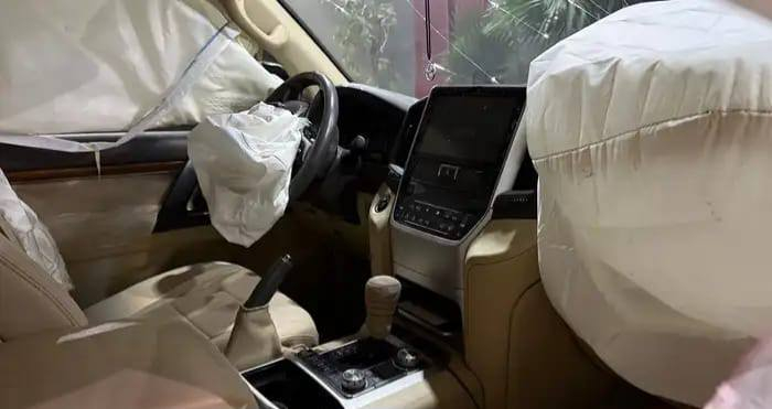 السلام عليكم ورحمه الله 🌹

للبيع تيوتا لاندكروزر ابيع على حادثها

ايرباكات كلها طاكه سستم كامل

حجم المكينه  8سلندر 5700 بلادي وحاليا مو شغاله اثر الحادث 

الشاصي بي ظربه مكان الحادث واظح

السياره استعمال شخصي فقط سابقأ

موديل 2017 اصل بلادي شركه عبد اللطيف

ماشيه 97000الف اصلها بلادي

السياره سابقأ كفاله عامه بشرط باقي السياره كفاله من الخدش والبارد

ملاحظه🚩 مكينه طافيه مو شغاله سبب الحادث 

السياره باسمي شخصي رقم اربيل جديد🚩

السياره تحويل مباشر سنويه وهزه جديد

السعر 📍(( 150$ ورقه  ) وبي مجال بسيط

ملاحظه:::# توصل اي محافظه تريدها 

حسب الاتفاق 
للاستفسار اكثر اتصال أو وتساب 

***********
