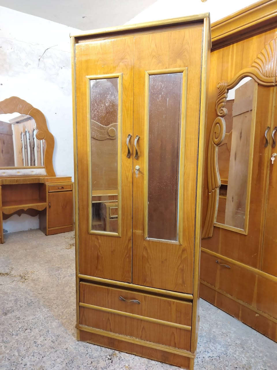 غرفه مستخدمه صاج 6باب نضافه فول مديل حديث سعر 750معرض ابو عقيل ميسان حي رساله شارع ماطور قرب صيدليه حازم ***********((نتشري جميع الغرف))
