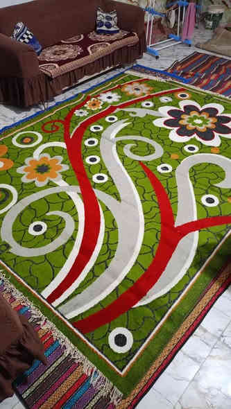 فرشات للبيع 4 وحده 25 بي مجال مكانه الناصرية رقم ***********
