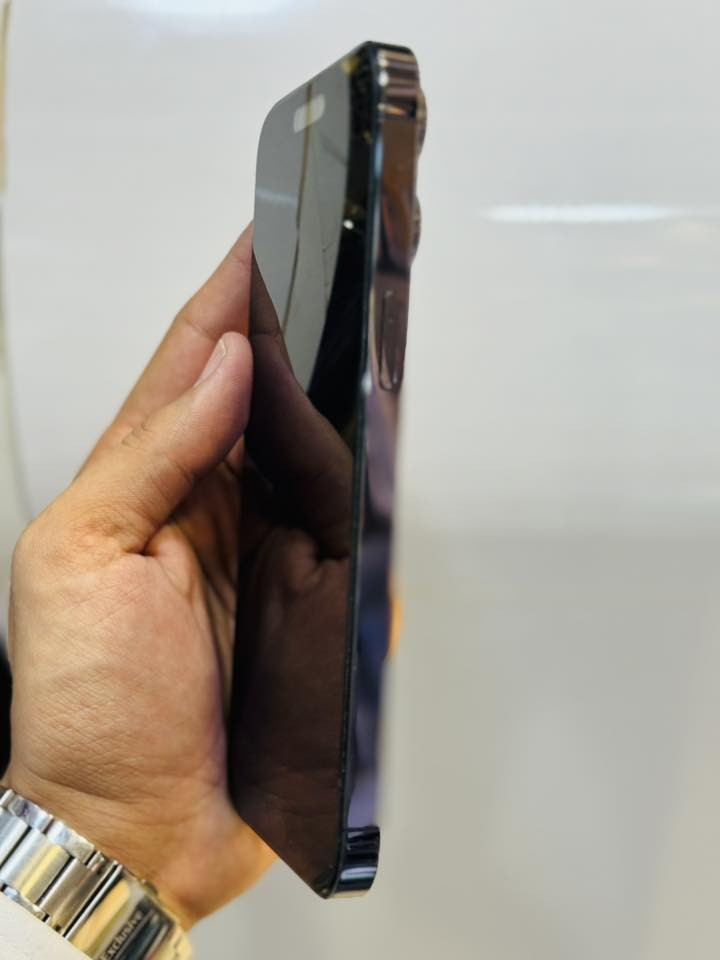 ايفون 14 برور ماكس اصلي اول منزل مشترينه لامفتوح ولا مصلح ولا مبدل بي اي شي على وضع الشركه ولابي زلغ لون بنفسجي ذاكره 256 نموذج m بطاريته 80 حته كارتونه وياه شريحه وحده بدون كيبل ولاشاحن 
السعر 900 مكاني البصره الخليليه
***********
