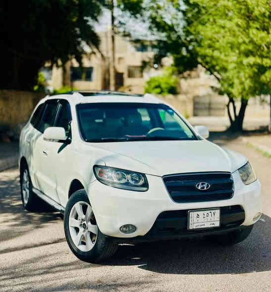 السلام عليكم 
سنتافيا ٢٠٠٩ شركة عامة 
محرك سته سلندر ٢٧٠٠ المرغوب 
رقم بغداد تسلسلي بسمي 
ماشية ٢٤٠ حقيقي 
بيها جاملغ الامامي مفتوح ونصه مصبوغ مع الدعاميات البلاستك فقط 
فتحة +تحكم ستيرن جهتين +كاميرا و شاشة لاين زنون 
مكاني بالكوت معروضة ب ١٤٢ وبيها مجال
***********6
