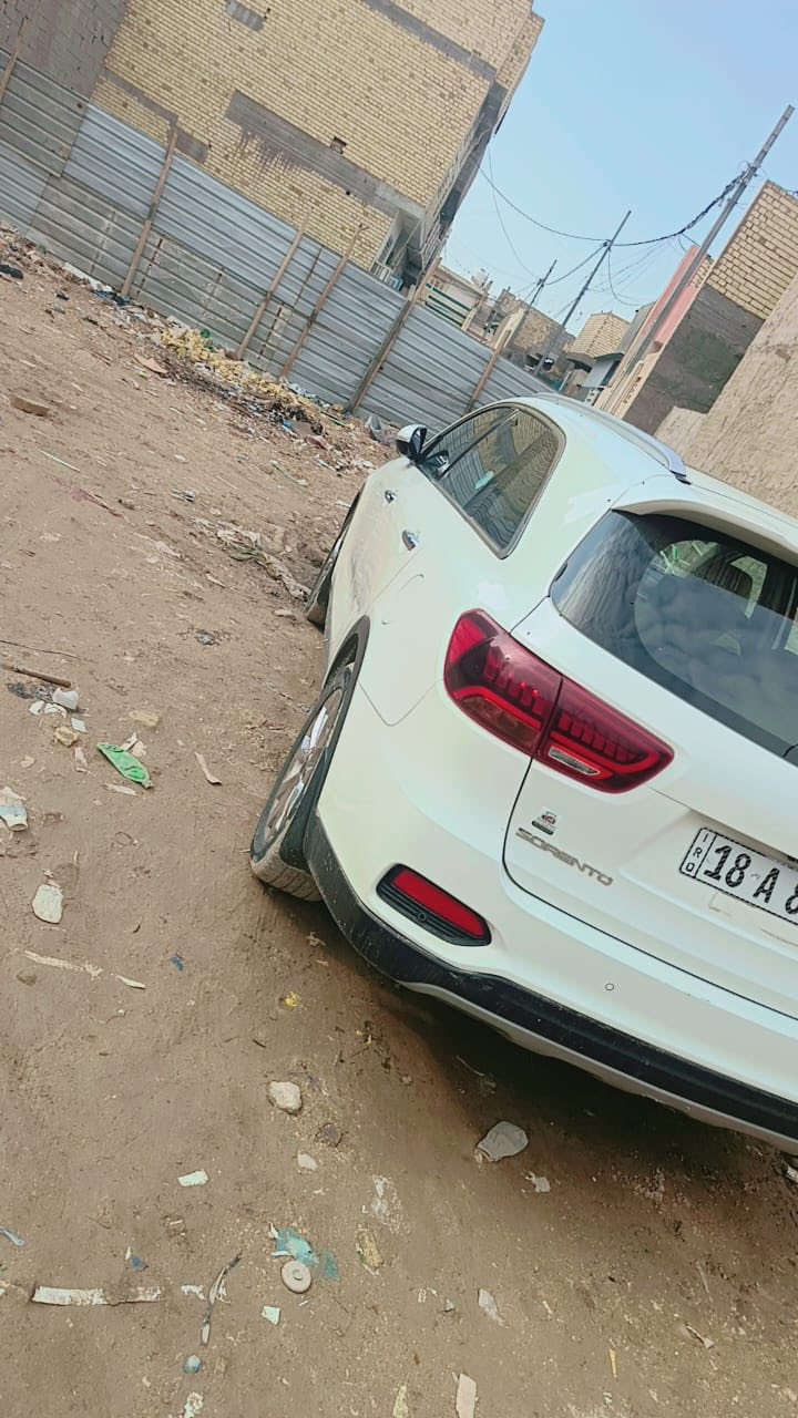 السلام عليكم ورحمة الله وبركاته
سورنتو 2018 شكل ال2020 خليجي كويتي فول مواصفات مكينه 6 سلندر
7 راكب 
وبقيه مواصفات الكويتي 
السياره ماشيه 70 الف 
بيها فقط خشم البنيد صبغ والباقي كفاله عامله 
السعر 245 مع المجال البسيط 
للاستفسار 
***********
