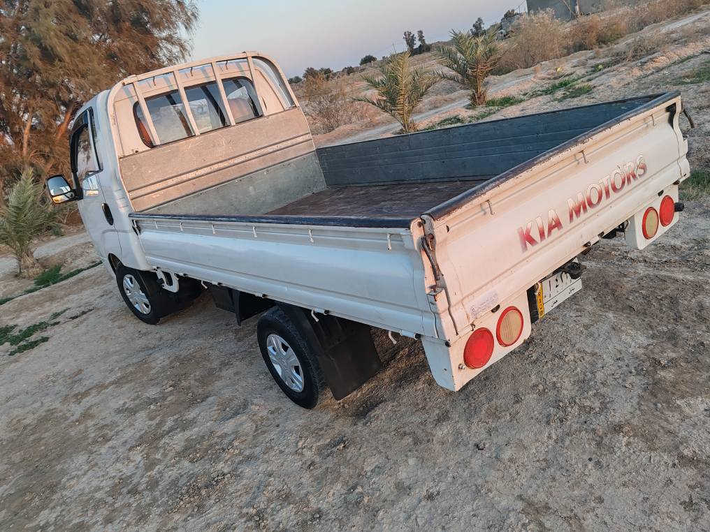 السلام عليكم كيا 2016 سياره جديده مقفوله كفاله عامه من ضربه من صبغ من تبديل جير محركلحداديه كله جديد على وضع الشركه تدفئه تبريد رقم بابل باسمي مكان السياره بابل النيل السنويه لل 29 السعر 108 وبيها مجال حق الجيه الاستفسار على هذا الرقم ***********
