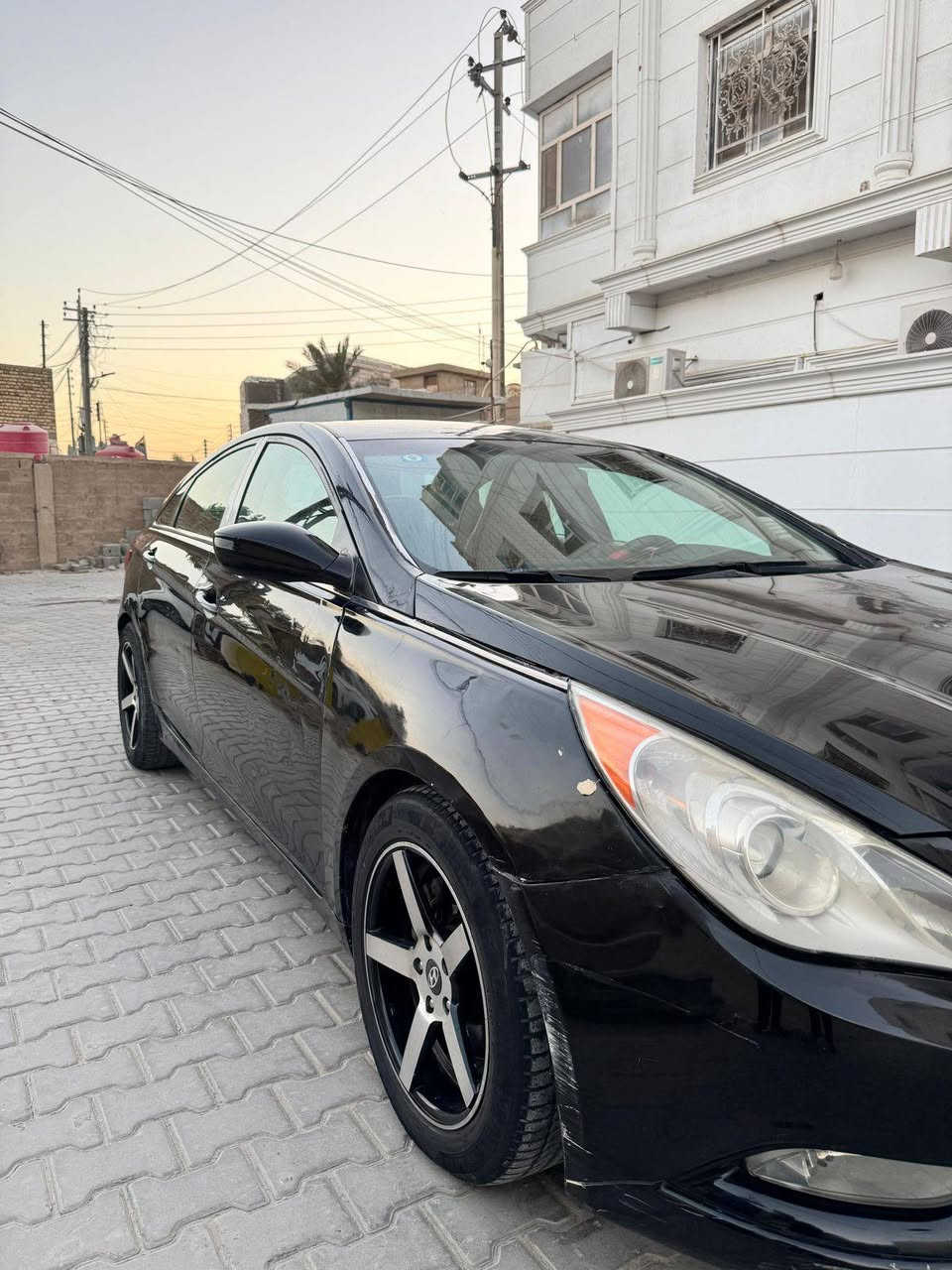 سلام عليكم سوناتا موديل 2011سياره مكينه مالتها بيها نفخه سياره تبريد تدفيه كلها  شغاله حديدي جديدي وتايرت جددد سياره مصبوغه حزام سياره حلوه ونضيفه سعر 89 وبيها مجال مكان سياره بصره الوفود وتساب فقط ***********
