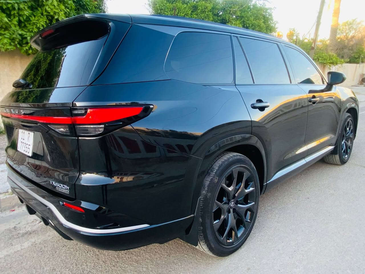 للبيع بسعر جدا مناسب
لكزز TX500 اكبر حجم F sport هايبرد كفاله صبغ ( اللون اسود ملكي ) 
فول للآخر موديل 2024 
ماشية 9  الف فقط 
مواصفات 
1 رادار امامي وتحديد مسار 
ونقاط عمياء وحساسات 
نظام توقف امامي خلفي 
2 بنوراما والمراء الخلفية كامرة 
3 ويل 22 لكزز مع بريك 6 بستم رياضي الكبير من شركة لكزز 
4 محرك 2500 تيربو هايبرد 
5 ثلاث قطع للتبريد 
مع تبريد وتسخين المقاعد 
6 فول اوتماتيك المقاعد والزجاج مع بردات 
7 شاشة كبيرة بنظام كار بلي 
وشاشة اعطال كبيرة مع عدادات بشاشة كبيرة 
8 حادث دعامية فقط 
9 ترحيب أبواب وإنارة لكزز اسفل كل باب نظام سماعات من شركة لكزز مع عزل بدرجة عالية 
10 مقاعد خلفية منفصلة 
كوب هولدر متحرك 
11 خمس بصمات مع فتح وغلط الصندوق بالإشارة تحت الصندوق بدون لمس 

صبغ دعامية 
السيارة مكفول من الصبغ 
هاتف *********** 
السعر الحالي 48 الف دولار بسبب الأوضاع
