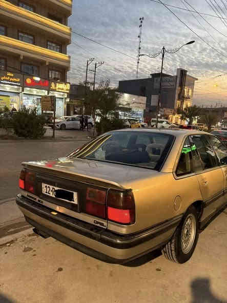 سيناتور 
١٩٩٢ 
سياره جديده بمعنى الكلمه 
يعني بلاديه ما معمره 
صبغ عام اوربي شرط. جماليه بدون ضرر ١٠٠% ما بيعا قطره معجون 
تبريد وتدفئه وتدفئه بل كراسي وتبريد قطعتين .السياره على وضع الشركه وباسم مالك واحد منذ دخولها للعراق .الى حد الان 
السياره كامله مكمله بمعنى الكلمه 
سعرها ٧٠ 
واذا اكو مراوس بشي مرتب اراوس 
***********
