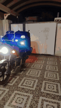 دايون موديل ٢٥ مرتبه ع اخر حبايه
كلها ع وضع الشركه برغي ممبدل بيها 
دراجه ربع متذب عليها كلها جاهزه 
سعرها مليونين ونص وبيها مجال
***********
