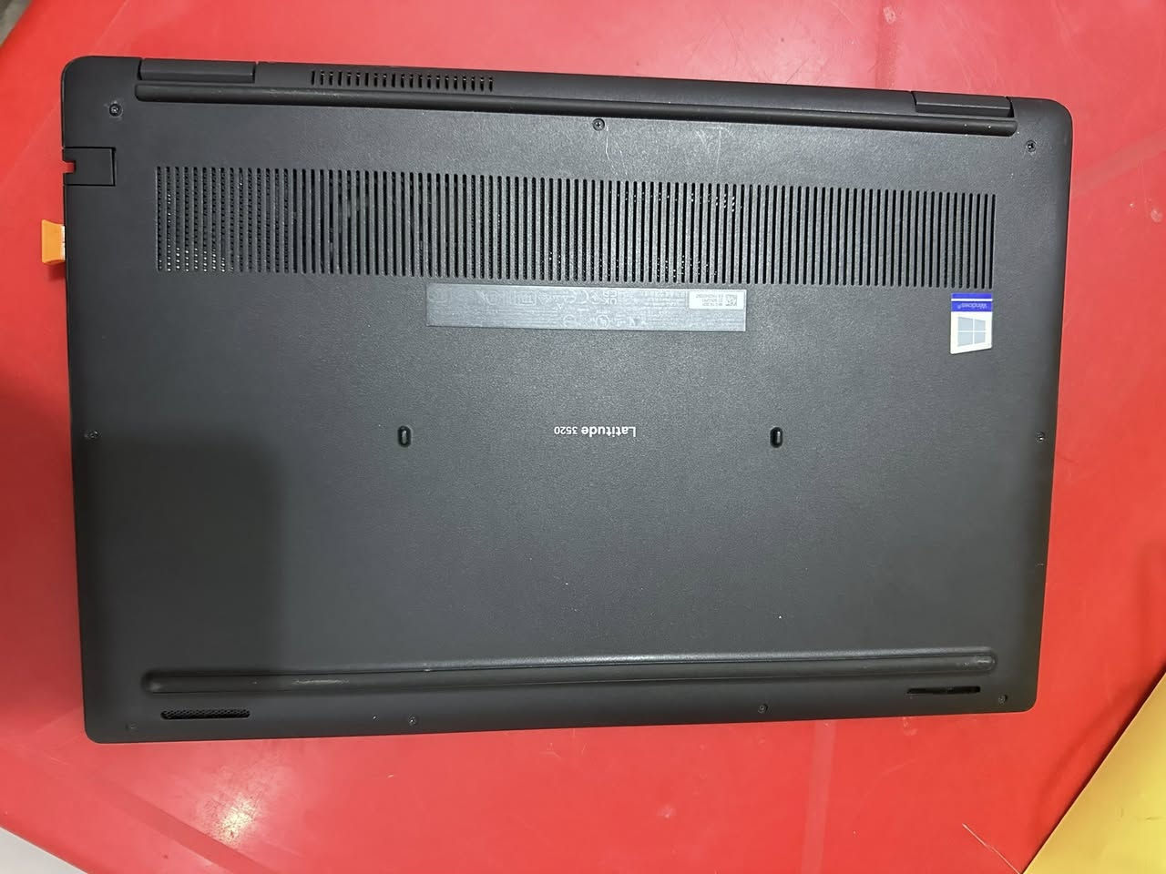 السلام عليكم
لابتوب من شركة DELLللبيع 

مساحة الرام (8GB)

كارت الشاشه (128MB)

نوع المعالج (5i)

الجيل الحادي عشر (th11)

اللابتوب نظيف ومستعمل قليل 

السعر (475000)دينار عراقي مع مجال بسيط 

العنوان. الديوانيه تقاطع شارع الوكفه مقابل مطبعة الحسام


**إذا كنت صاحب هذا الإعلان وتريد حذفه لأي سبب، رجاءا أرسل رسالة إلى الدعم الفني**