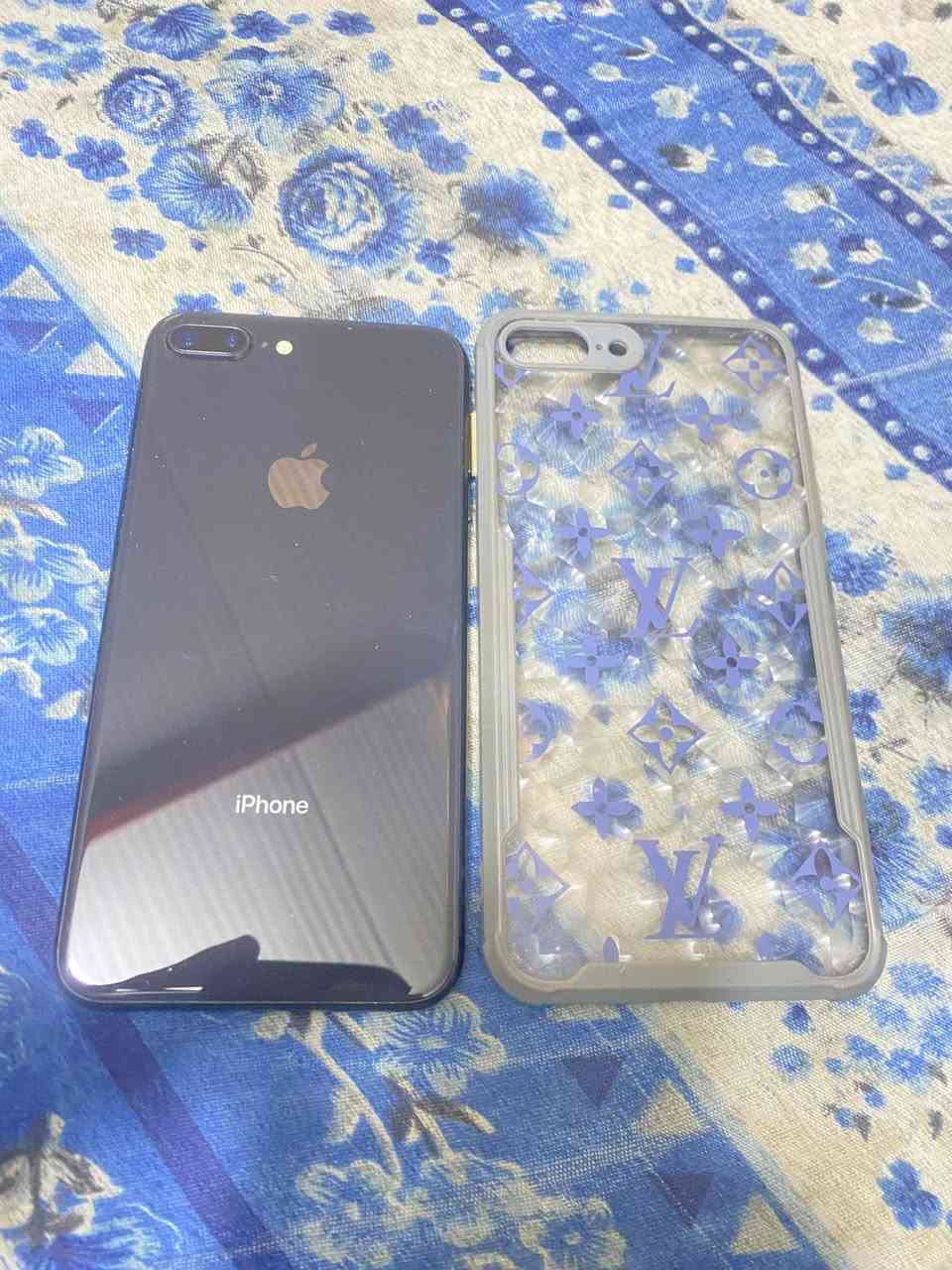 سلام عليكم عندي موبايلات 2 للبيع
الاول ايفون 8 بلاص ما مفتوح و ما بدل بي اي شي سعره 125
2: هونر7 با 75 هاتف نضيف استعمال قليل فقط شخوط بسيطه با شاشه مثل ما موضح بل صوره
للستفسار رقمي 7768655580 عنوان بغداد
