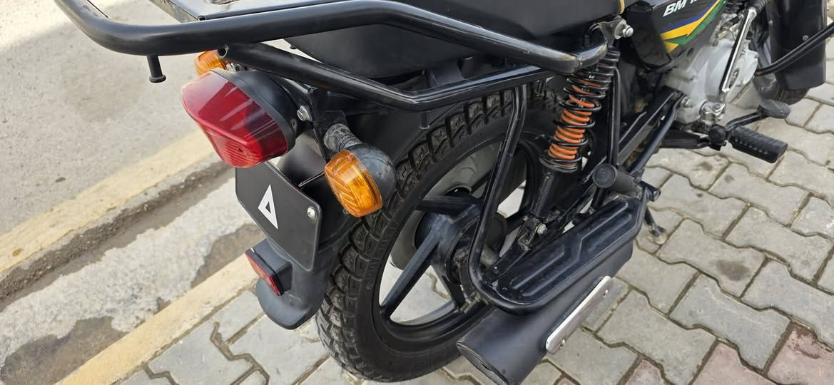 سلام عليكم دراجه البيع بوكسر مديل 21كفاله عامه من كلشي سعر *********** مكان واسط
