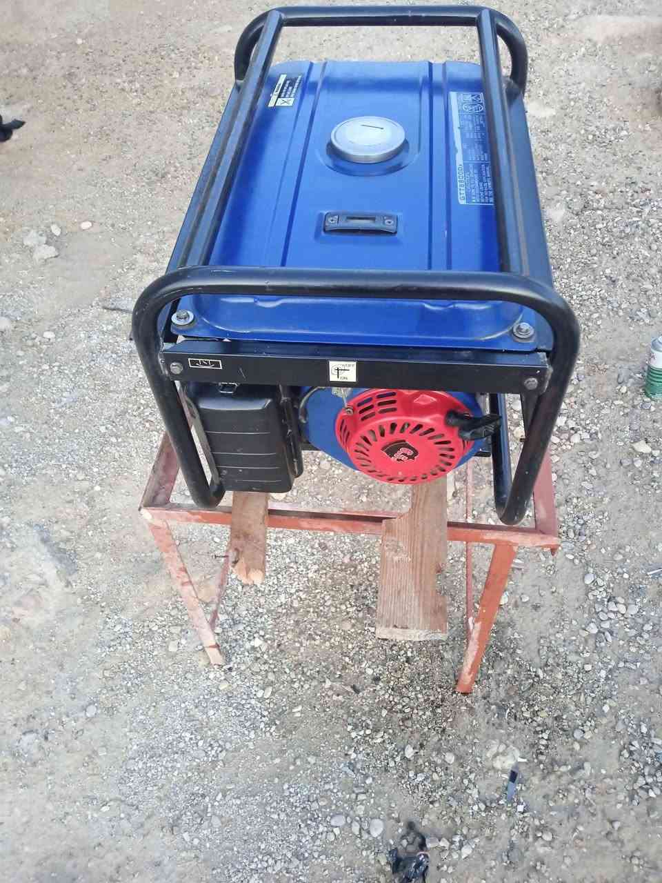 السلام عليكم يوجد مولد بانزين محرك نضيف شرط الفحص السعر150للاتصال ***********
