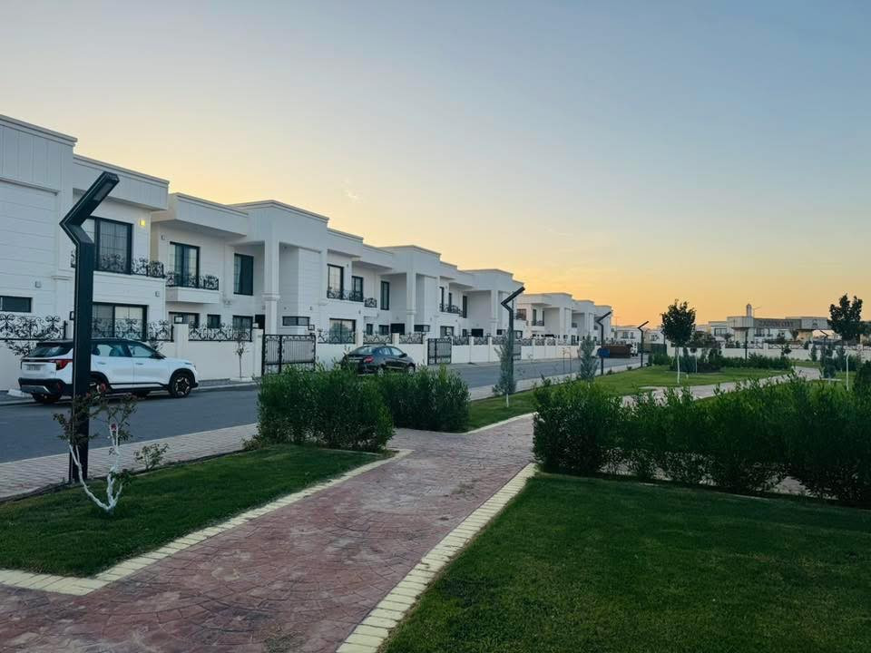 #امتلك_فلة_جاهزة بمقدمة 50% والاستلام فوري في #اربيل #العراق

فلل فاخرة  وبخدمات ممتازه ✨
🏃‍♂️ عدد محدود من الفلل – سارع بالحجز الآن!

📞 اتصل بنا اليوم واحجز فيلا أحلامك قبل نفاد الفرص
للمشاهدة مجمع :
تلغرام :
فيديو داخل فلة 
https://t.me/erbilkuriraq/10857
فيديو للمجمع 
https://www.facebook.com/share/v/1EcFuPctwL/?mibextid=wwXIfr
او 
تواصلوا مع كاك خطاب :

‪+964 750 172 9563‬

+964 770 699 5995
#شركة_خطاب_العقارية
