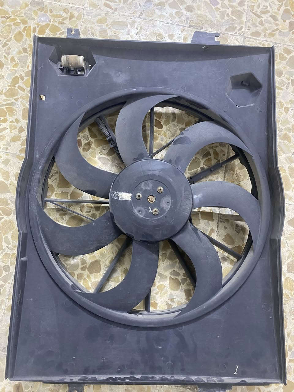 مروحة توسان متروكة ب25 المكان بغداد


**إذا كنت صاحب هذا الإعلان وتريد حذفه لأي سبب، رجاءا أرسل رسالة إلى الدعم الفني**