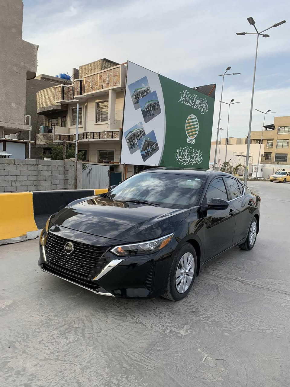 سلام عليكم للبيع فقط نيسان سنترا 2024 s السياره فقط البنيد مصبوغ وبارد بل جنطه كد شبر ماشيه 6 الف فقط اخت زيرو شواصي لغود بدون اي صبغ بدون ارقام تترقم جميع المحافضات معروضه ب 131 وبيه مجال وكلشي اكو بل سوك
***********
