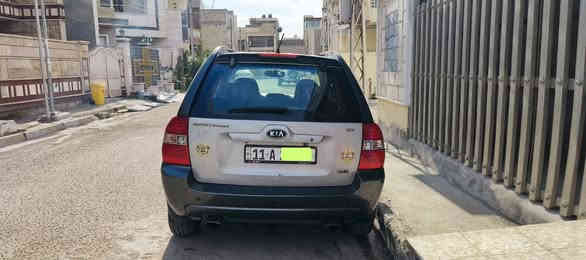 سلام عليكم من رخصه الادمن المحترم.                                                      للبيع كيا سبورتاج موديل 2006 مكينه 6 سلندر 2700 4well                    عليه تخم تاير مشدود قبل شهر باتري جديد.                                          المرايه الوسطيه اوتو دم المرايات الجانبيه كهرباء                                      كير محرك بحاله ممتازه جدا السياره تحويل ثاني يوم مكاني بغداد.              رقم الهاتف ***********      السعر 105 ورقه
