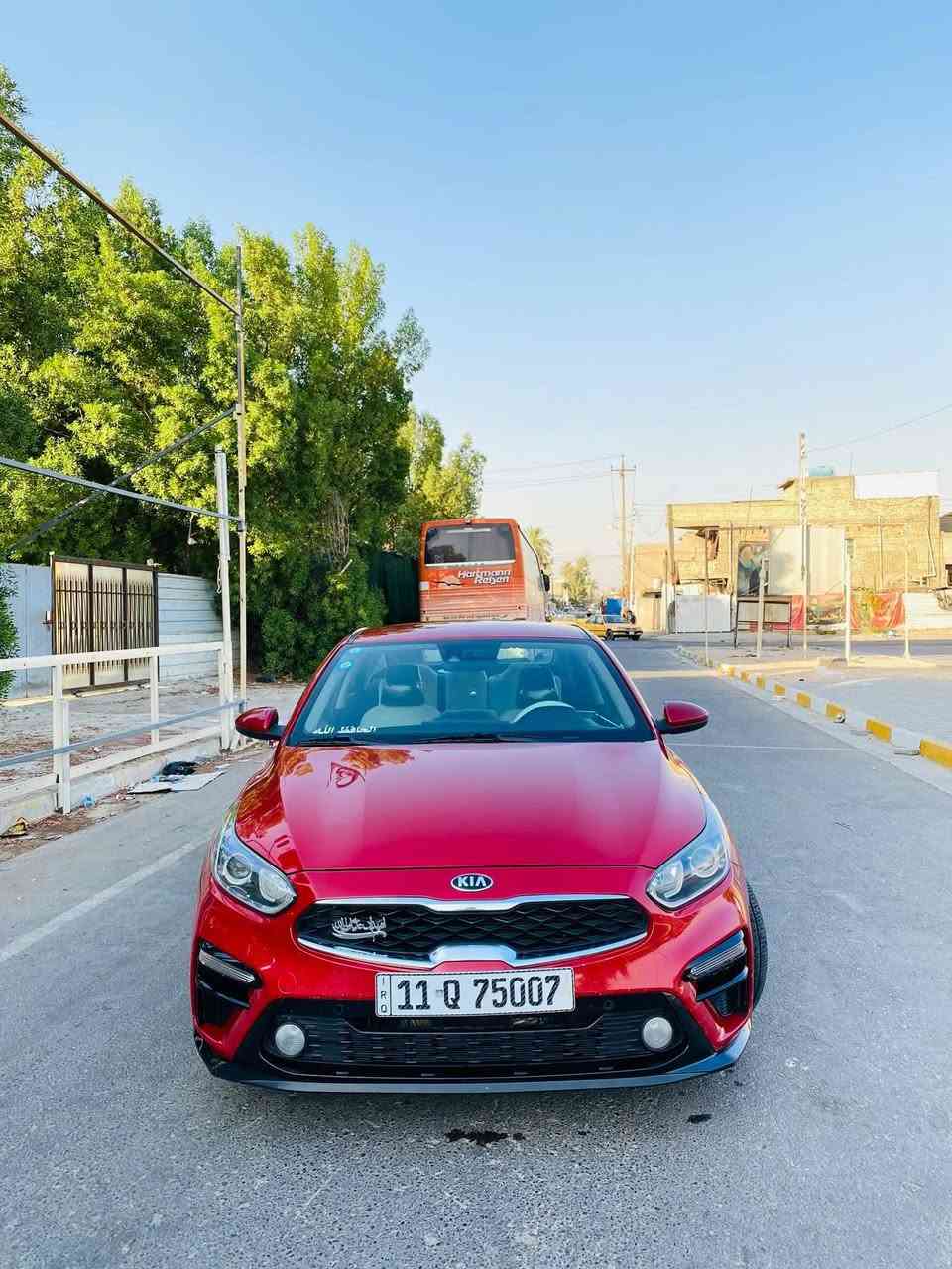 سلام وعليكم فورتي البيع سياره بيهه بس بارد بل بنيد مابيهه اي قطعه تبديل ماشيه 63 الف كير ايتي مو سيفتي محور خير من الله سياره بسمي تحويل ثاني يوم رقم *********** مكاني بغداد سعر 140 وبيهه مجال موديل 2020
