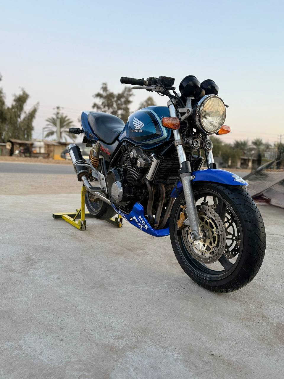 دراجه سبي فور 400
16ولف موديل 2004حديث

  اوراق ومدفوع كمرك دراجه مكفوله كفاله عامه

 اول وثاني وثالث  بطناش 

 مكينه وكير كفاله دراجه بلاديه كله برغي مابيه نقص نضافته  كدامك صورة كهرباياته كلها شغاله لايت بك لايت اشاير  دشبول كله شغال  صالنصه كاربون  رياضي صوت رعيد  فصله نار 

 تايرات جدد التانكي زلال عليهة ادامه كامله بلكات انجيكي ماي زيتي دهن موتل 

معدل ١٨٠ شرط  نكره بكل وقت 

السعر مليون 600

مكاني بابل ***********
