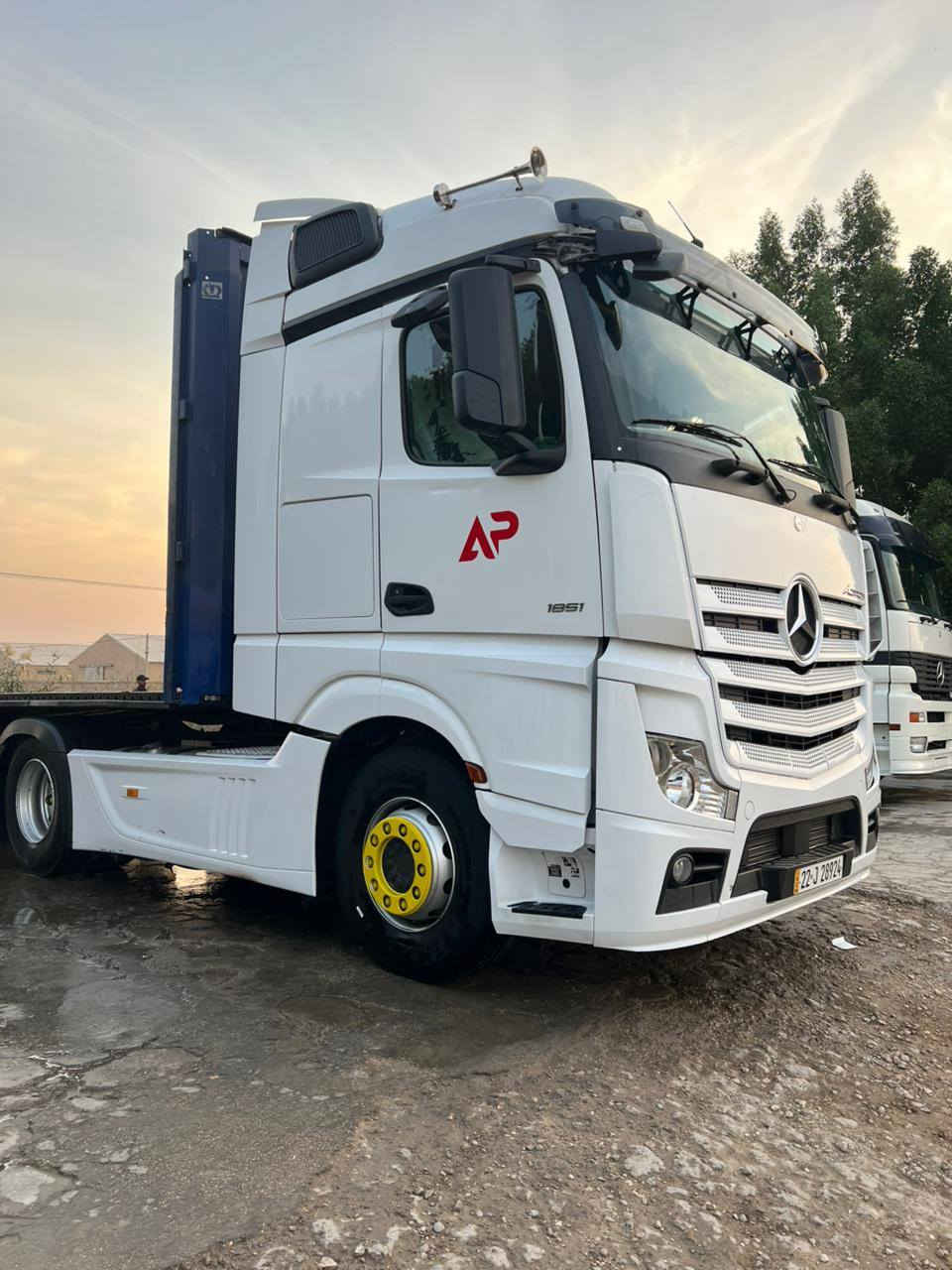 للبيع موديل 2014 حجم 51 فول عادي 
***********
