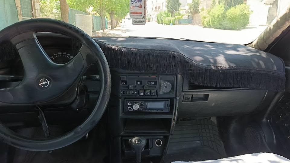 Opel vectra     مەکینەی  20 ئۆتۆماتیک    گێڕو مەکینەی بەشەرت ئەوەلیات بەشەرت     25گەڵاو مەعمەلە                ***********    *********** شمشمل, السليمانية
