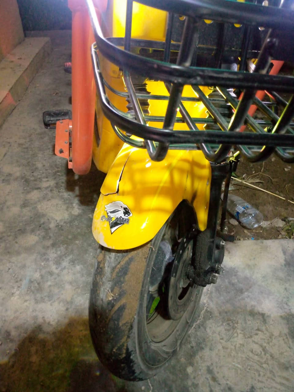 سلام عليكم دراجه شحن X900نضام بك السرعة 70 والحقيقي 50 و السعر 🔥🔥540وبيها مجال اربع سرع


**إذا كنت صاحب هذا الإعلان وتريد حذفه لأي سبب، رجاءا أرسل رسالة إلى الدعم الفني**